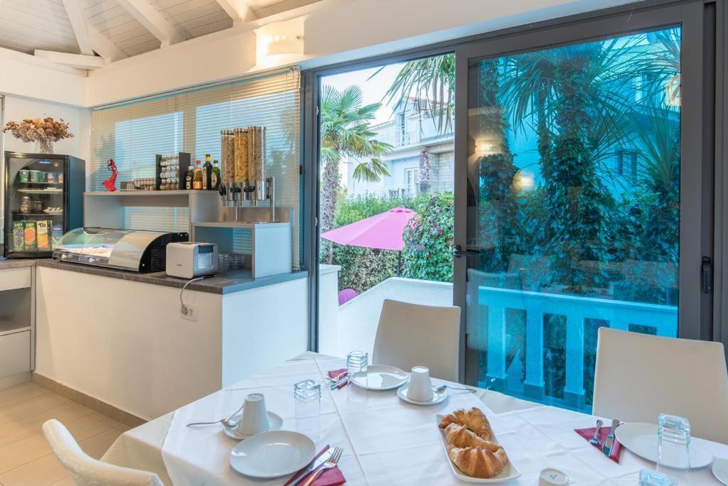 Bed & Breakfast Pino Подстрана Экстерьер фото